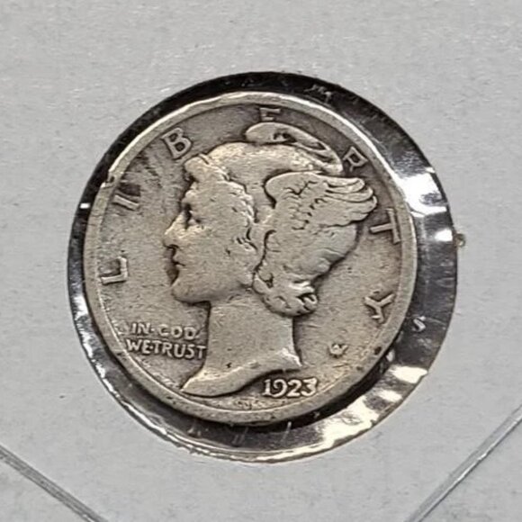 Lot of 4 Silver Mercury Dimes... Great Condition... In Protective Sleeves - Picture 3 of 8